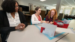 Collaboratory manager demonstrate how to do a health screening