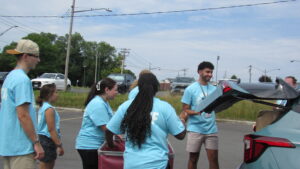Students help new students MoveIn